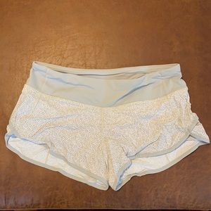 Lululemon Speed up mid rise 2.5 inch size 6.